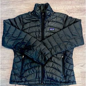 Black Patagonia women’s micro puff down jacket 🌲🏔️❄️ Size Medium